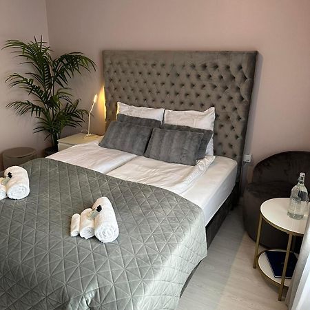 Grindavík R&J Guesthouse Room מראה חיצוני תמונה