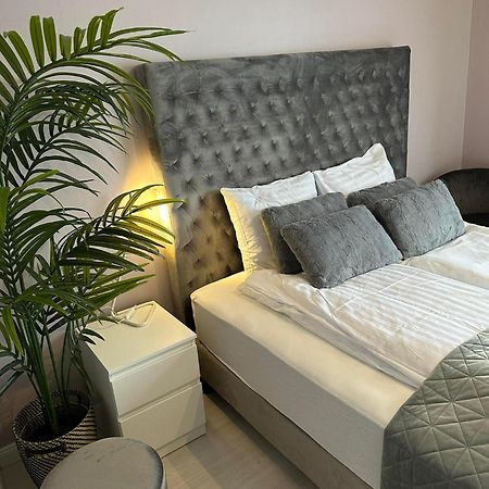 Grindavík R&J Guesthouse Room מראה חיצוני תמונה