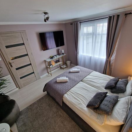 Grindavík R&J Guesthouse Room מראה חיצוני תמונה