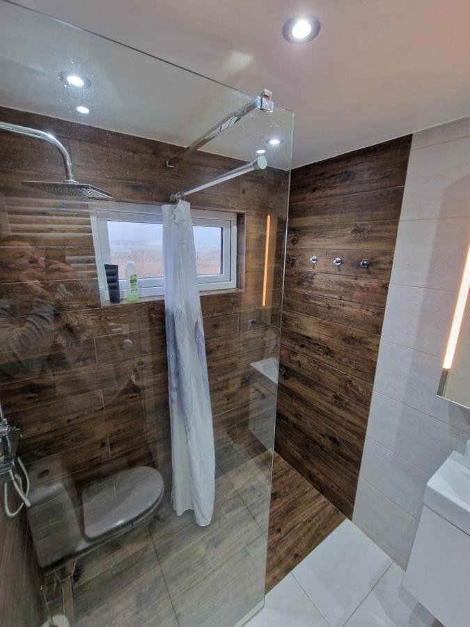 Grindavík R&J Guesthouse Room מראה חיצוני תמונה