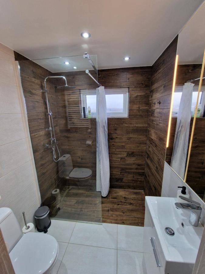 Grindavík R&J Guesthouse Room מראה חיצוני תמונה
