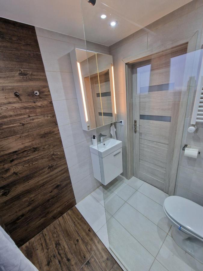 Grindavík R&J Guesthouse Room מראה חיצוני תמונה