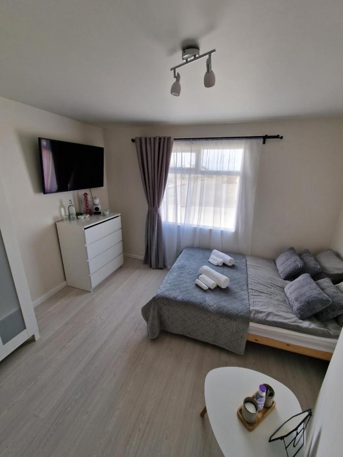 Grindavík R&J Guesthouse Room מראה חיצוני תמונה