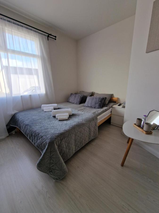 Grindavík R&J Guesthouse Room מראה חיצוני תמונה