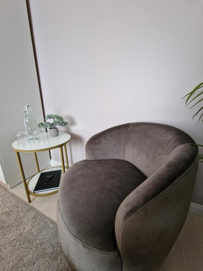 Grindavík R&J Guesthouse Room מראה חיצוני תמונה