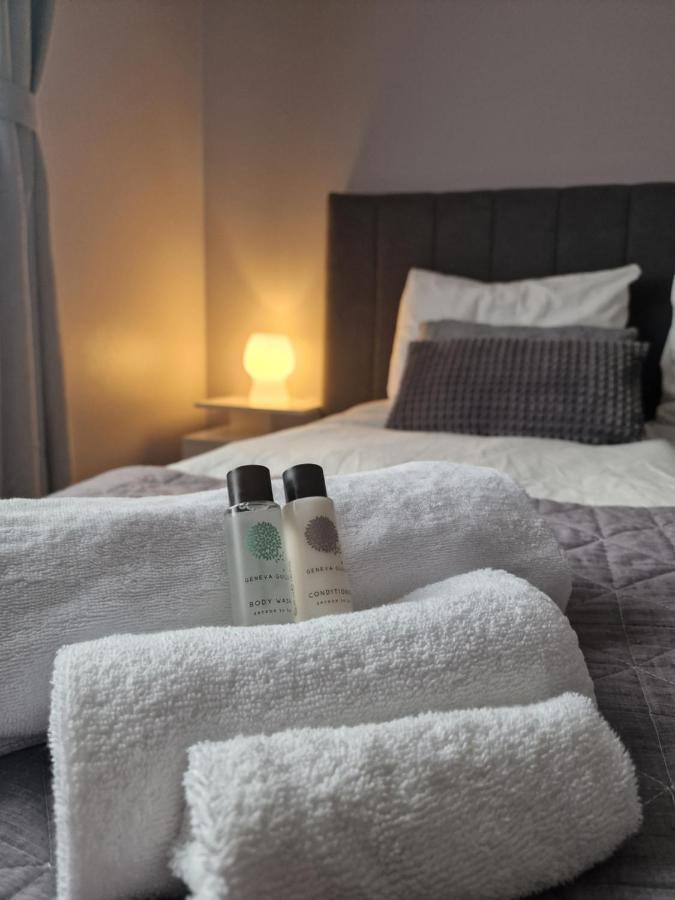 Grindavík R&J Guesthouse Room מראה חיצוני תמונה