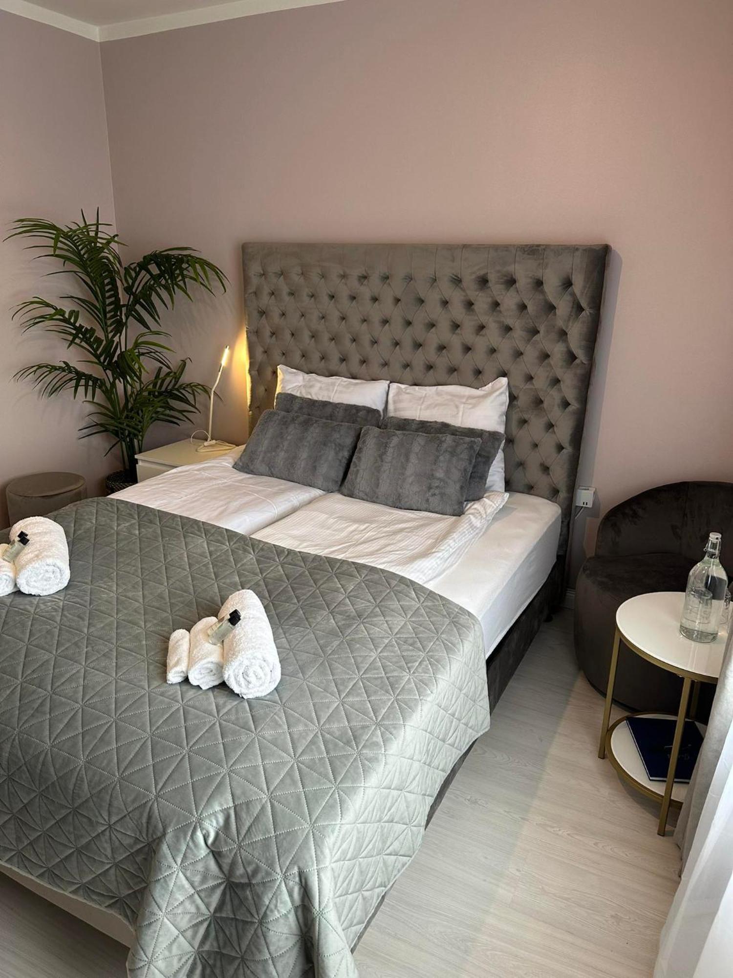 Grindavík R&J Guesthouse Room מראה חיצוני תמונה