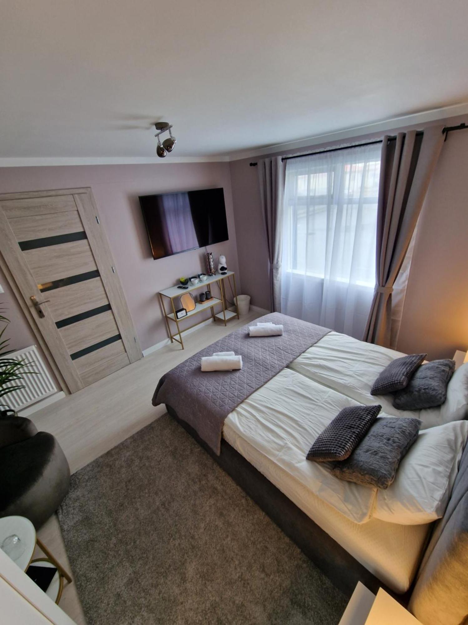 Grindavík R&J Guesthouse Room מראה חיצוני תמונה